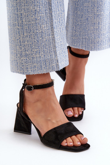Sandalias de mujer de tacón fabricadas en Eco Ante Negro Upttima