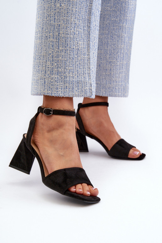 Sandalias de mujer de tacón fabricadas en Eco Ante Negro Upttima