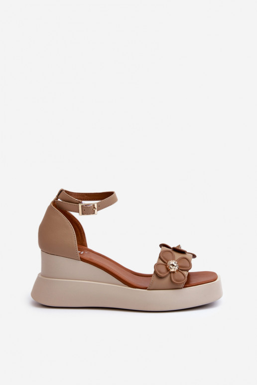 Sandalias de mujer con plataforma I Koturnie con flores beige Foviana Sandalias de mujer con plataforma I Koturnie con flores beige Foviana