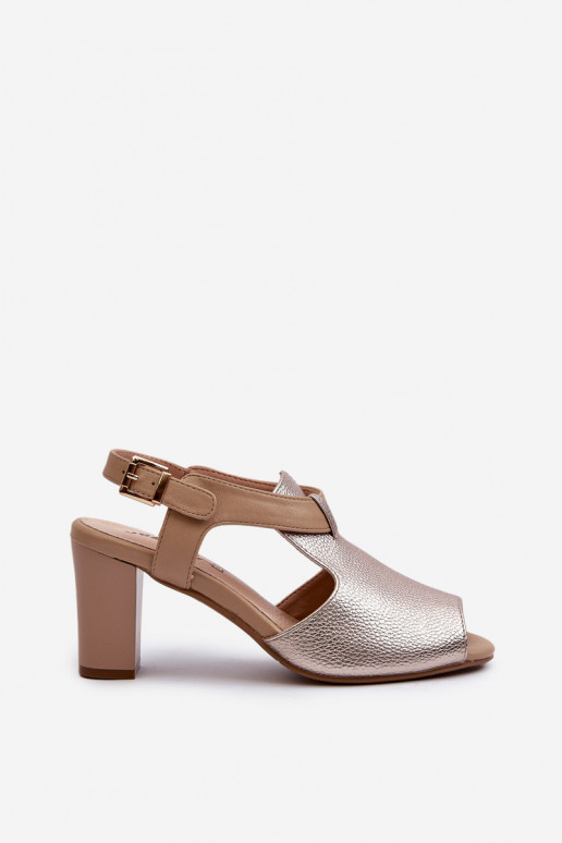 Sandalias de mujer de tacón confeccionadas en ecopiel en color dorado Queenmarie