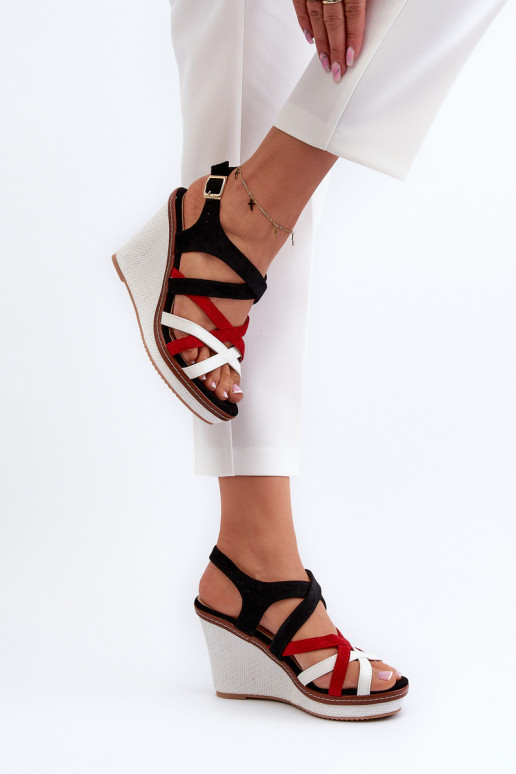 Sandalias de plataforma con tiras en color negro Ellen Sandalias de plataforma con tiras en color negro Ellen