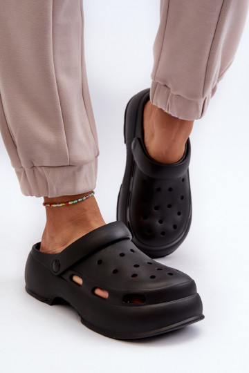 Zapatillas ligeras Zapatillas de mujer con modernas suelas macizas en color negro Danollia