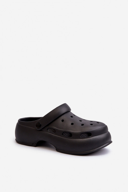 Zapatillas ligeras Zapatillas de mujer con modernas suelas macizas en color negro Danollia