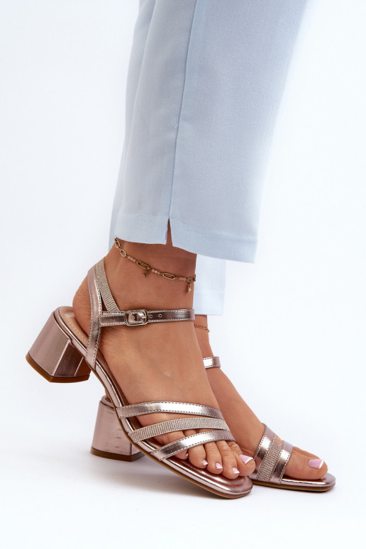 Sandalias de mujer con tacón bajo fabricadas en ecopiel Sergio Leone SK046 color oro rosa