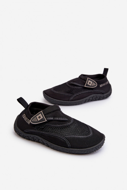 Zapatos infantiles en color negro Big Star NN374466