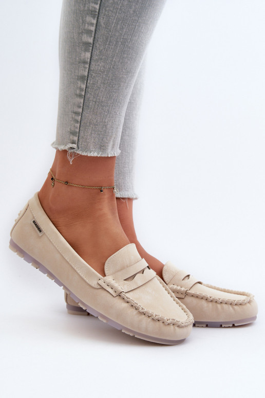 Mocasines de mujer elaborados en ecopiel en color marfil Celoria