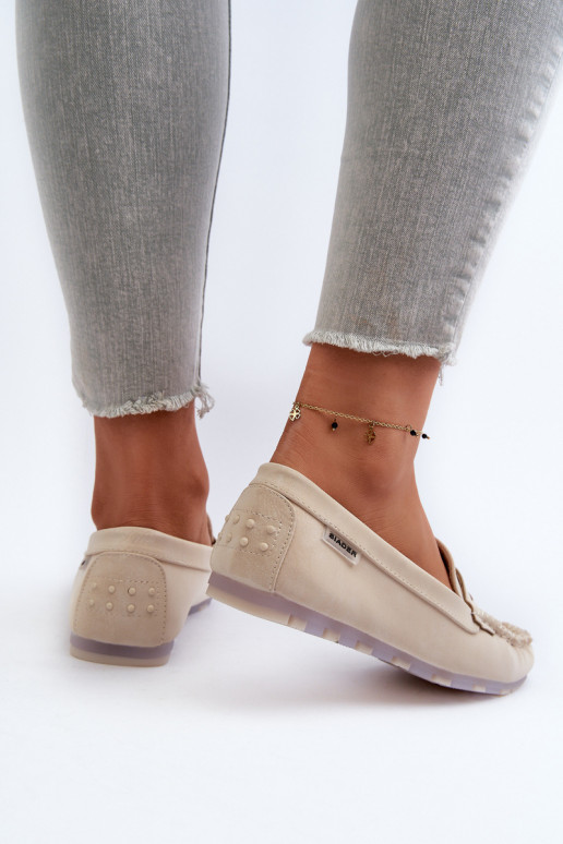 Mocasines de mujer elaborados en ecopiel en color marfil Celoria