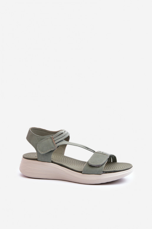 Sandalias cómodas con cierres adhesivos en color verde Eladora