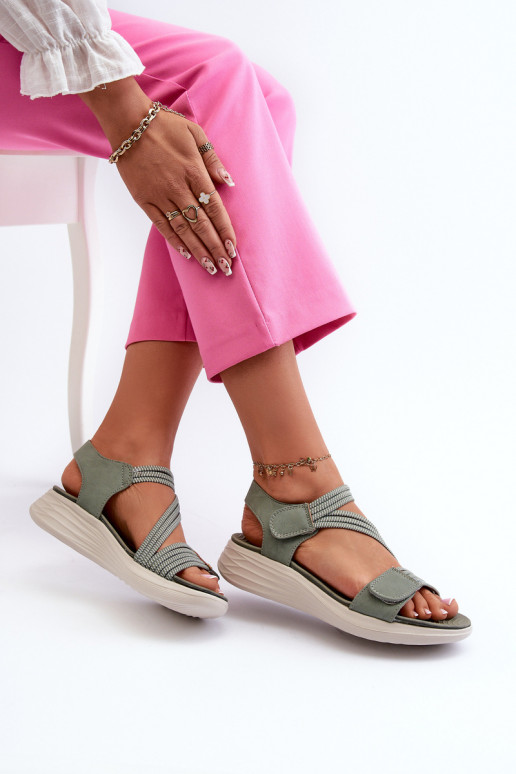 Sandalias cómodas con cierres adhesivos en color verde Eladora