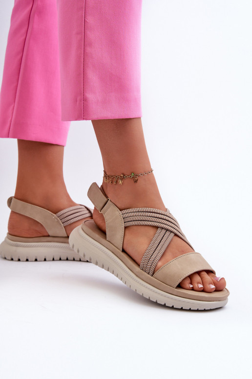 Sandalias cómodas con cierres adhesivos en color beige Ceclea
