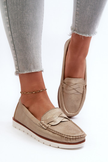 Mocasines de mujer elaborados en ecopiel en color dorado Nestalia
