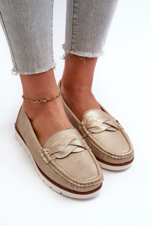 Mocasines de mujer elaborados en ecopiel en color dorado Nestalia