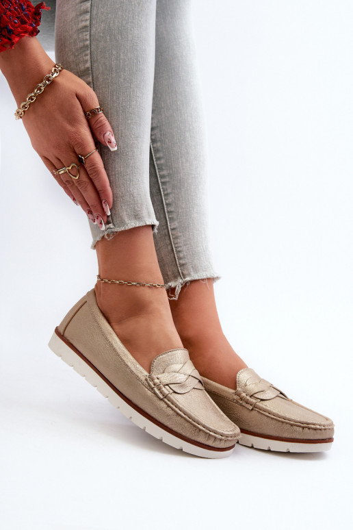 Mocasines de mujer elaborados en ecopiel en color dorado Nestalia