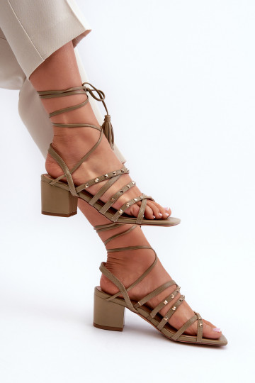 Sandalias Ozdobione con cordones y tacón bajo en verde Chrisele 2