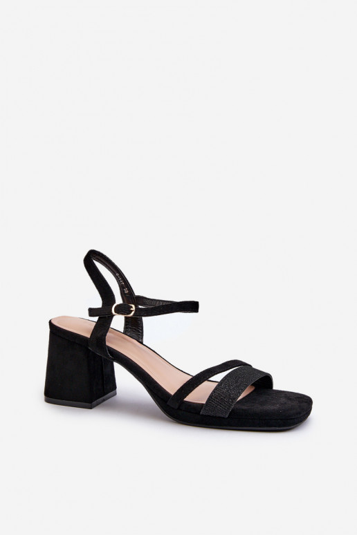 Elegantes sandalias de tacón Z Błyszczącym en color negro Tessata