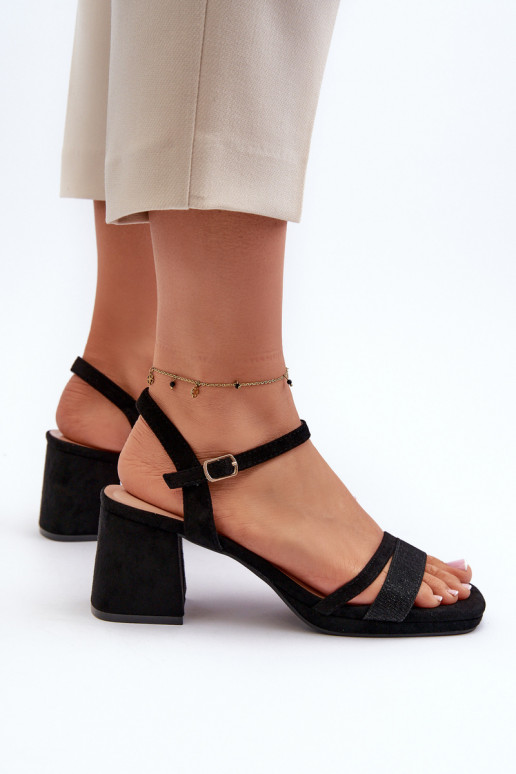 Elegantes sandalias de tacón Z Błyszczącym en color negro Tessata