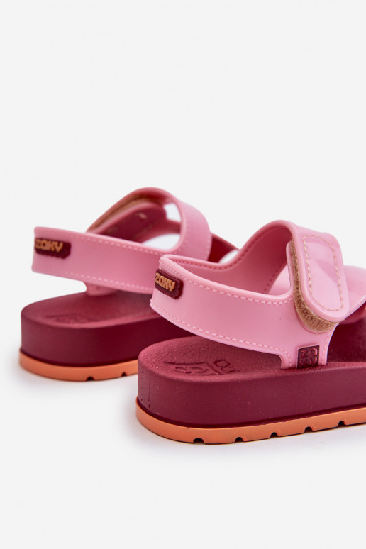 Sandalias infantiles con cierres adhesivos LL385001 color rosa