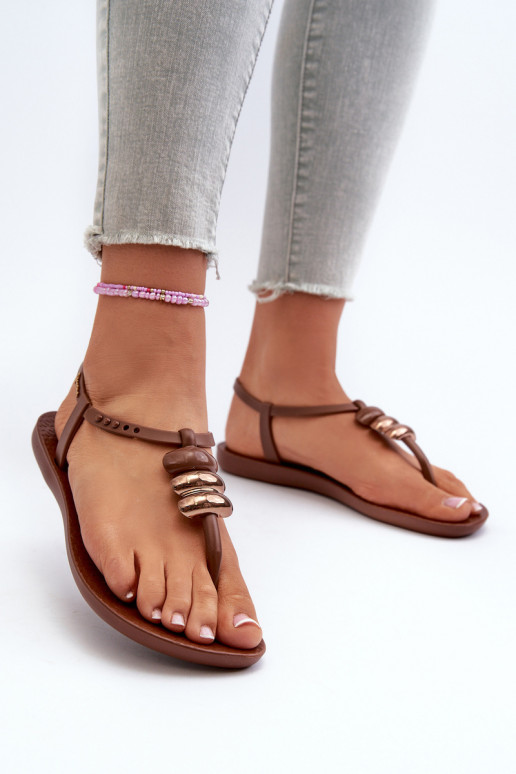 Sandalias planas 83507 Ipanema Class Blown Up Sandal Fem color marrón