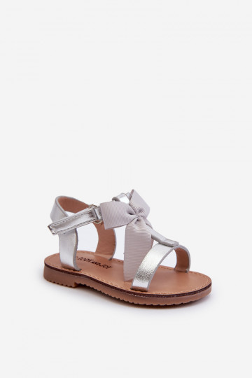 sandalias Infantil con cintas con cierres adhesivos color plata Joratia 2