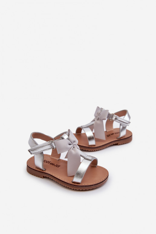 sandalias Infantil con cintas con cierres adhesivos color plata Joratia