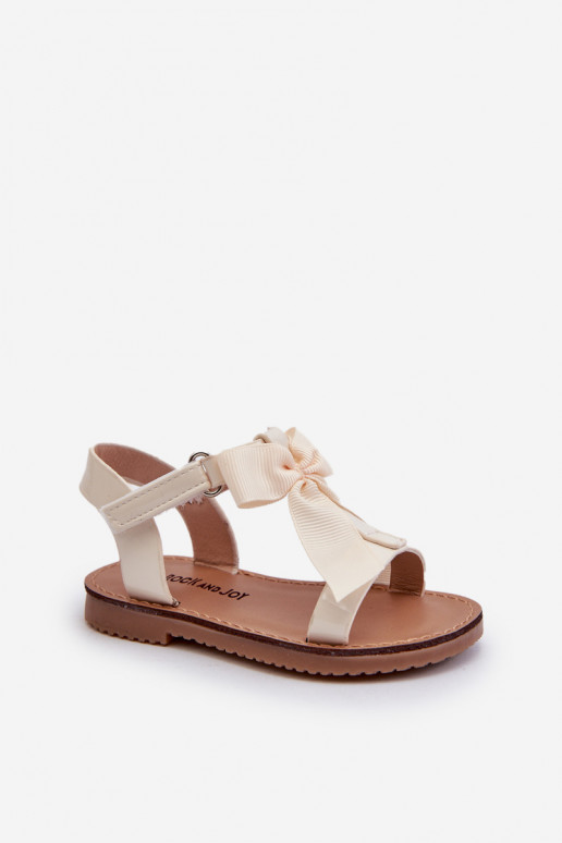Sandalias Joratia de charol para niño con cintas y cierres adhesivos en color marfil