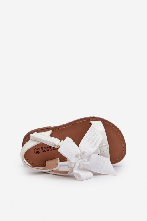 Sandalias lacadas Infantil con cintas con cierres adhesivos en color blanco Joratia