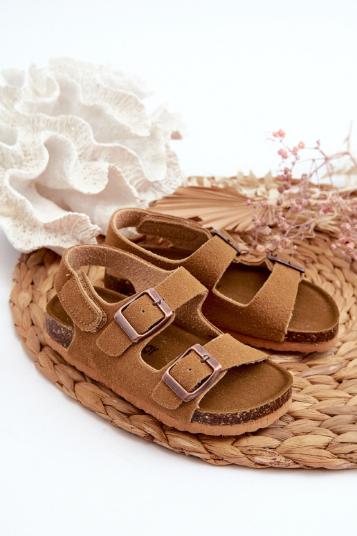 sandalias plataforma infantil con cierres adhesivos color marrón Rorria