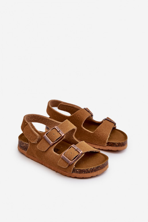 sandalias plataforma infantil con cierres adhesivos color marrón Rorria
