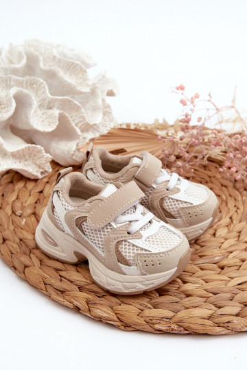 Calzado deportivo infantil modelo Sneakers con cierres adhesivos beige Rulagia
