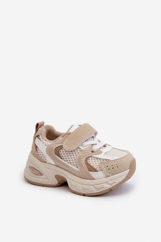 Calzado deportivo infantil modelo Sneakers con cierres adhesivos beige Rulagia Calzado deportivo infantil modelo Sneakers con cierres adhesivos beige Rulagia