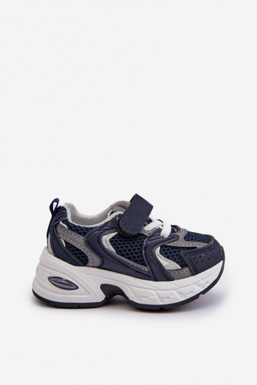 Calzado deportivo infantil modelo Sneakers con cierres adhesivos en color azul oscuro Rulagia