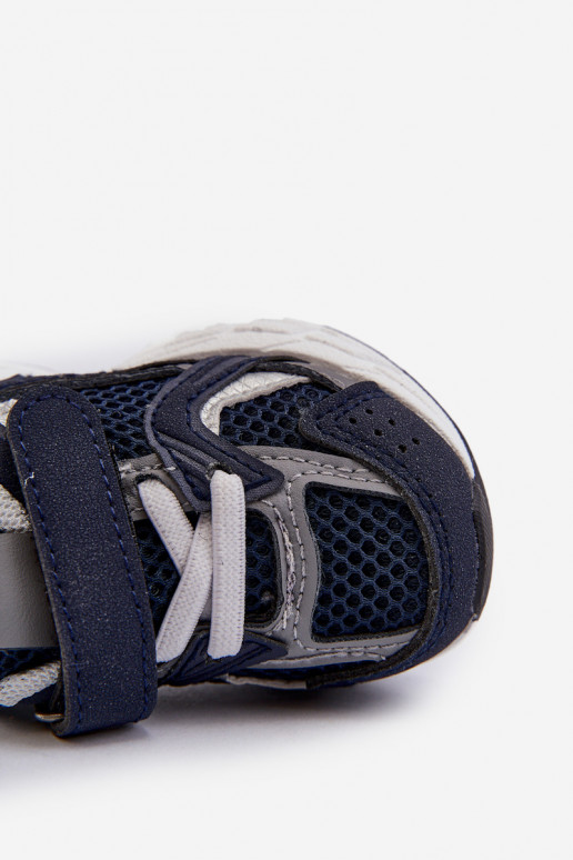 Calzado deportivo infantil modelo Sneakers con cierres adhesivos en color azul oscuro Rulagia