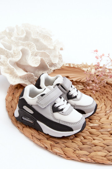 Zapatilla infantil modelo zapatos con cierres adhesivos color gris Krissandra