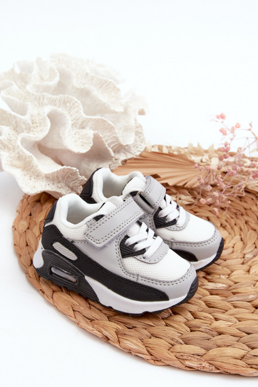 Zapatilla infantil modelo zapatos con cierres adhesivos color gris Krissandra