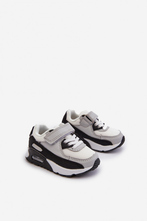 Zapatilla infantil modelo zapatos con cierres adhesivos color gris Krissandra