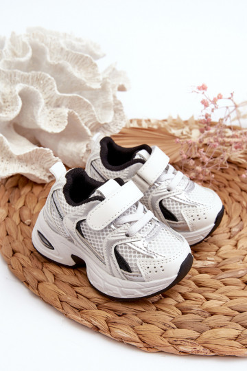 Calzado deportivo infantil modelo Sneakers con cierres adhesivos Color blanco-negro Efona