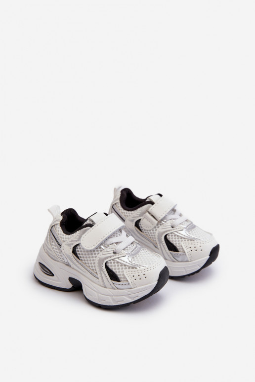 Calzado deportivo infantil modelo Sneakers con cierres adhesivos Color blanco-negro Efona