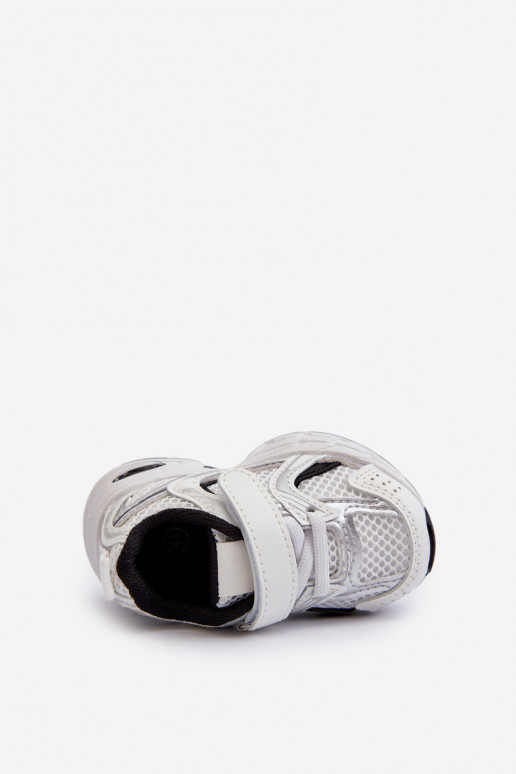 Calzado deportivo infantil modelo Sneakers con cierres adhesivos Color blanco-negro Efona