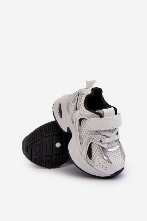 Calzado deportivo infantil modelo Sneakers con cierres adhesivos Color blanco-negro Efona