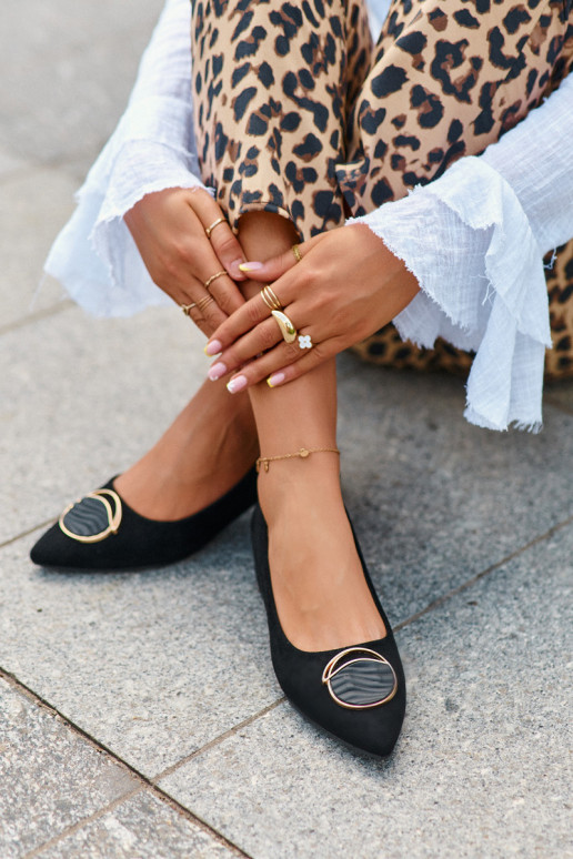 Zapatos con tacón bajo Z fabricados en ante ecológico S.Barski KV27-037 color negro Zapatos con tacón bajo Z fabricados en ante ecológico S.Barski KV27-037 color negro