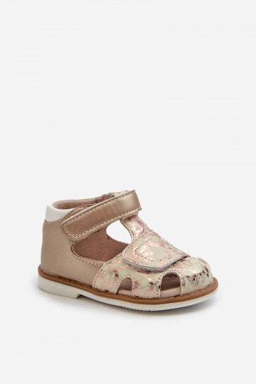 Sandalias infantiles estampadas con cierre adhesivo en color dorado Maellita