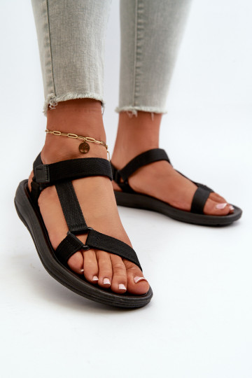 Sandalias de mujer de estilo deportivo con cierres adhesivos en color negro Vilari