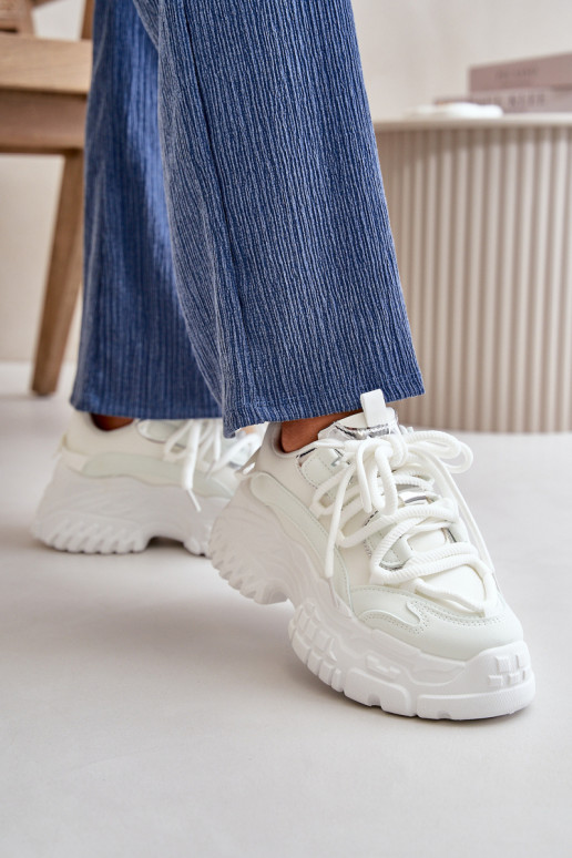 Zapatillas modelo zapatos de mujer con suelas masivas de moda en color blanco Nevela