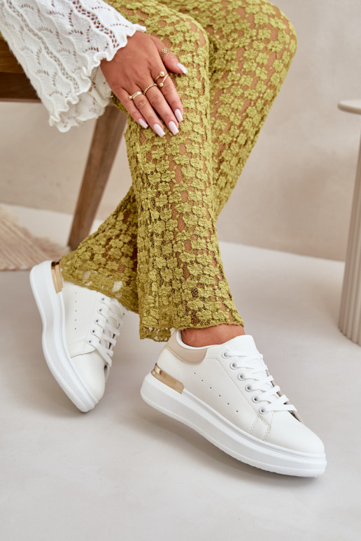 Bajo Zapatos de ocio con una plataforma de cuero ecológico Blanco-beige Nevelena