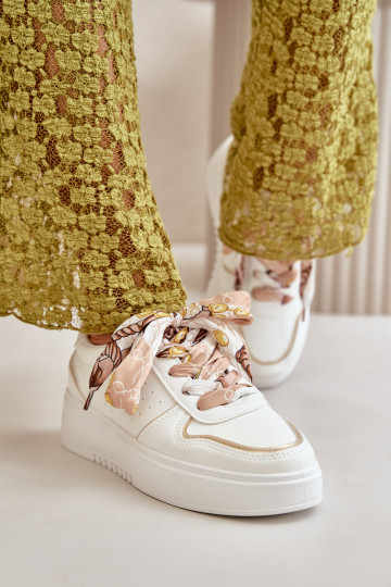 Zapatillas modelo Zapatos de Mujer con plataforma Con cordones decorativos en color blanco Mistra 2