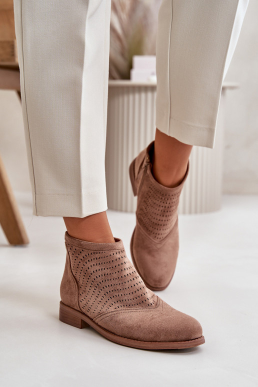 Botas de mujer con tacones anchos con elementos calados color marrón S.Barski HY42-076 Botas de mujer con tacones anchos con elementos calados color marrón S.Barski HY42-076