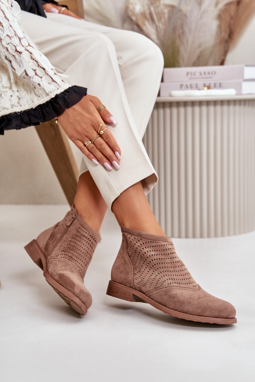 Botas de mujer con tacones anchos con elementos calados color marrón S.Barski HY42-076 Botas de mujer con tacones anchos con elementos calados color marrón S.Barski HY42-076