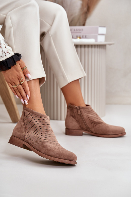 Botas de mujer con tacones anchos con elementos calados color marrón S.Barski HY42-076 Botas de mujer con tacones anchos con elementos calados color marrón S.Barski HY42-076