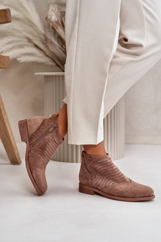 Botas de mujer con tacones anchos con elementos calados color marrón S.Barski HY42-076 Botas de mujer con tacones anchos con elementos calados color marrón S.Barski HY42-076