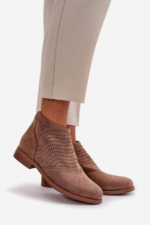 Botas de mujer con tacones anchos con elementos calados color marrón S.Barski HY42-076 Botas de mujer con tacones anchos con elementos calados color marrón S.Barski HY42-076